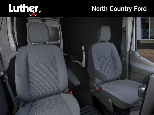 Photo of 2025 Oxford White Ford Transit-250