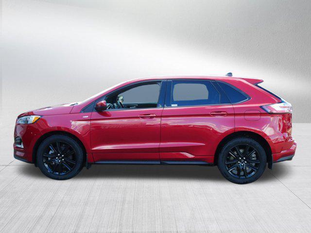 Photo of 2021 Rapid Red Metallic Tinted Clearcoat Ford Edge