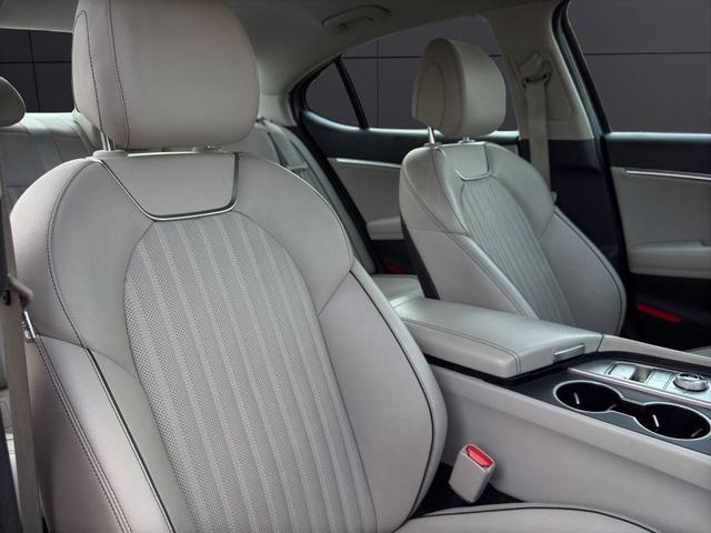 Photo of 2019 Gray Genesis G70