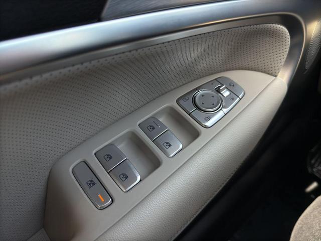 Photo of 2019 Gray Genesis G70