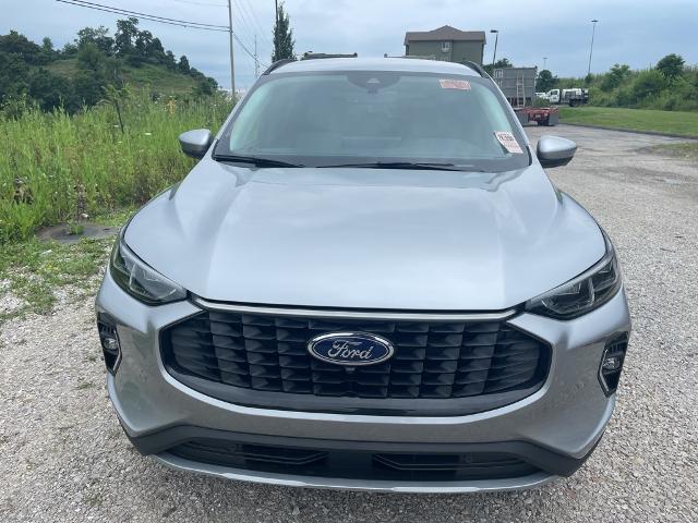 Photo of 2023 ICONIC SILVER METALLIC Ford Escape