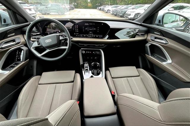 Photo of 2025 Silver Audi Q5