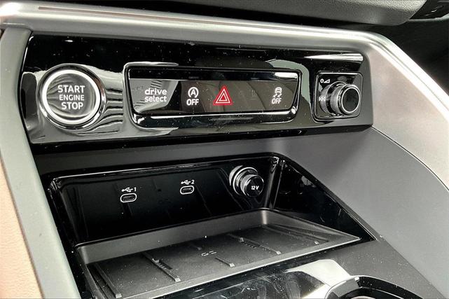 Photo of 2025 Silver Audi Q5