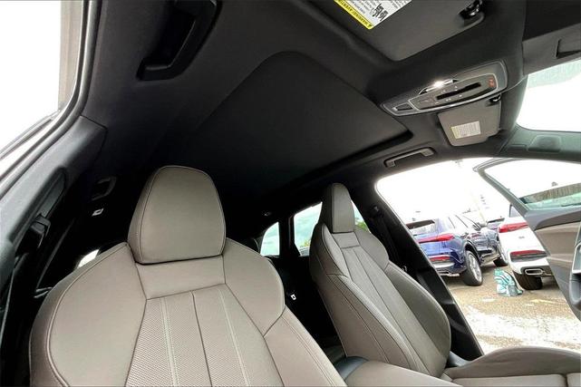 Photo of 2025 Silver Audi Q5