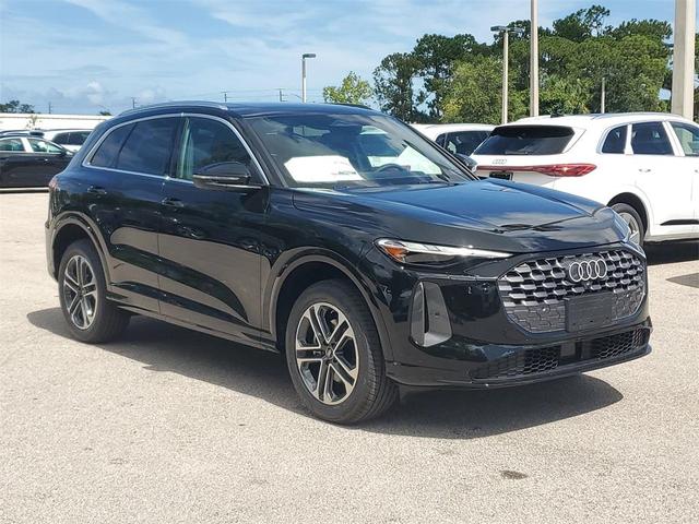 Photo of 2025 Mythos Black Metallic Audi Q5