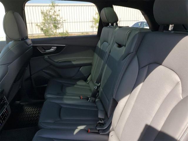 Photo of 2025 Samurai Gray Metallic Audi Q7