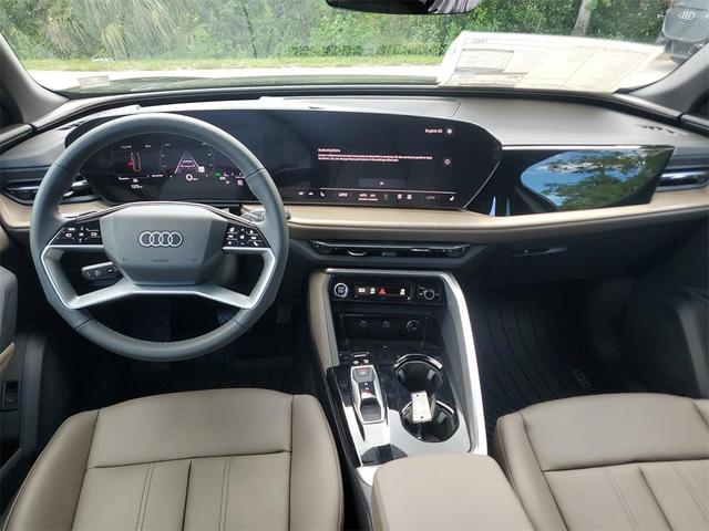 Photo of 2025 Mythos Black Metallic Audi Q5
