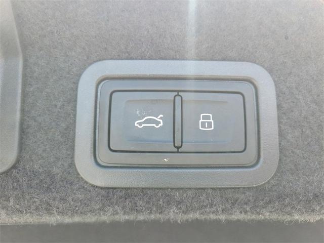 Photo of 2025 Glacier White Metallic Audi A6