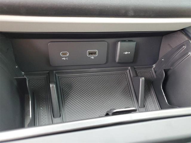 Photo of 2024 Pangea Green Land Rover Defender