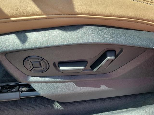 Photo of 2025 Glacier White Metallic Audi Q7