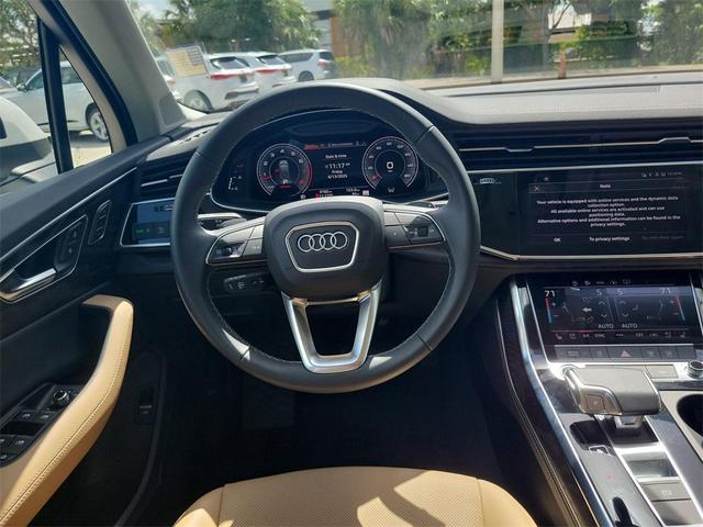 Photo of 2025 Glacier White Metallic Audi Q7