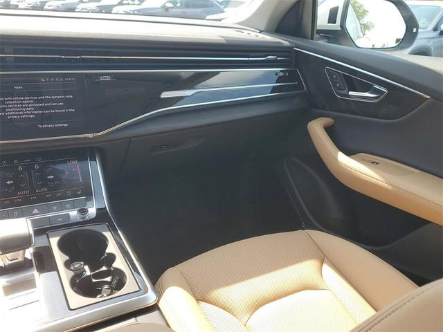 Photo of 2025 Glacier White Metallic Audi Q8