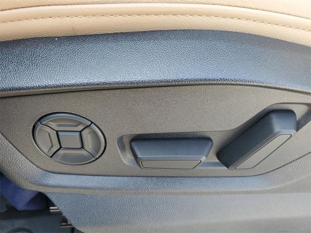 Photo of 2025 Glacier White Metallic Audi Q8