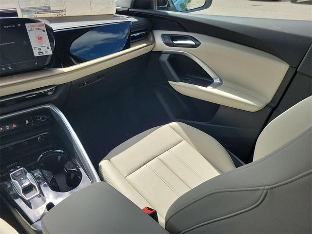 Photo of 2025 Mythos Black Metallic Audi Q5