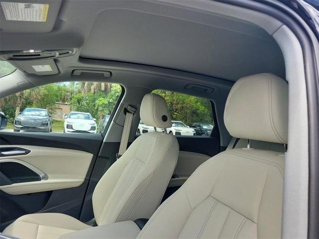 Photo of 2025 Mythos Black Metallic Audi Q5