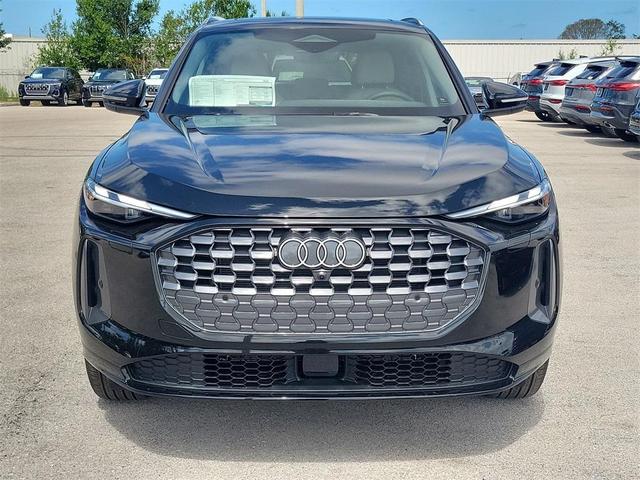Photo of 2025 Mythos Black Metallic Audi Q5
