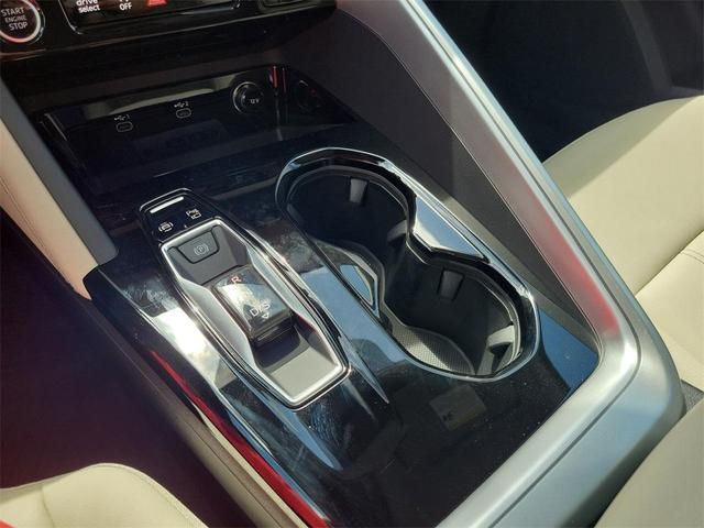 Photo of 2025 Mythos Black Metallic Audi Q5