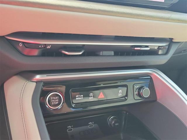 Photo of 2025 Mythos Black Metallic Audi Q5