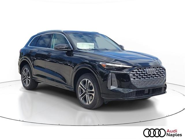 Photo of 2025 Mythos Black Metallic Audi Q5