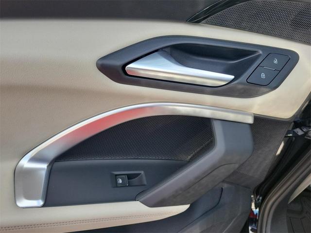 Photo of 2025 Mythos Black Metallic Audi Q5