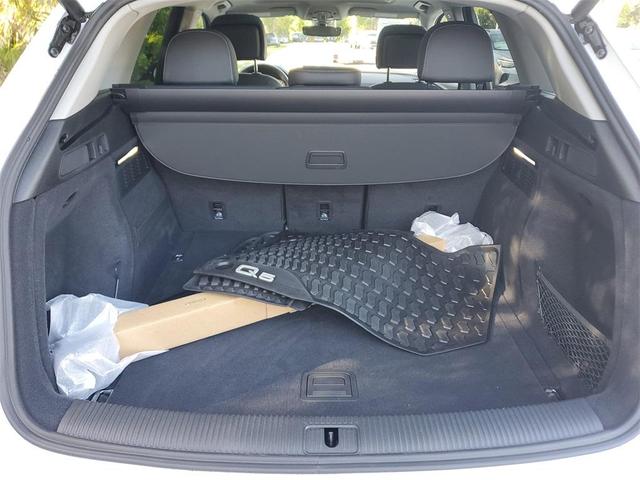 Photo of 2025 Arkona White Audi Q5