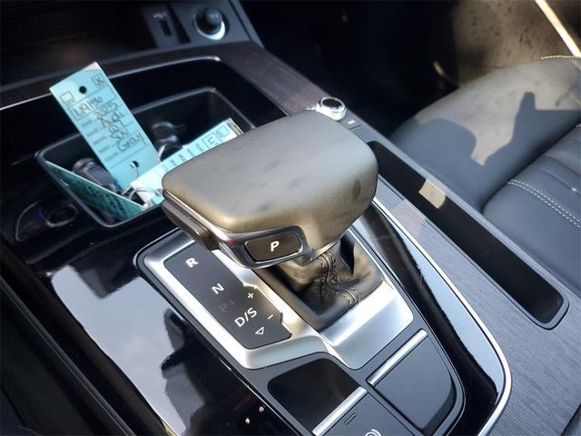 Photo of 2025 Arkona White Audi Q5