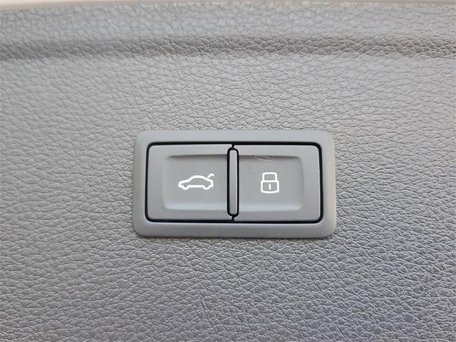 Photo of 2025 Arkona White Audi Q5
