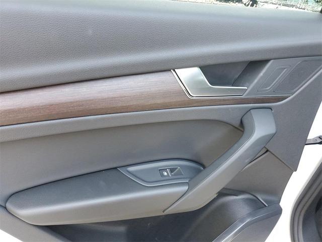 Photo of 2025 Arkona White Audi Q5