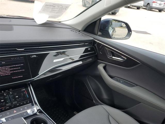 Photo of 2025 Waitomo Blue Metallic Audi Q8