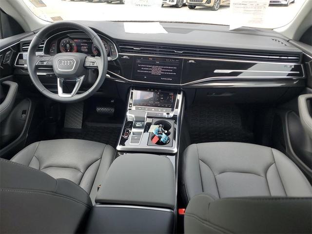 Photo of 2025 Waitomo Blue Metallic Audi Q8