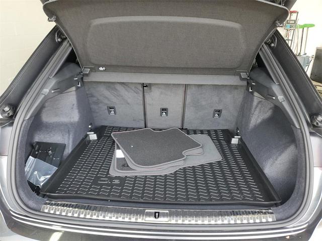 Photo of 2025 Daytona Gray Pearl Effect Audi Q3