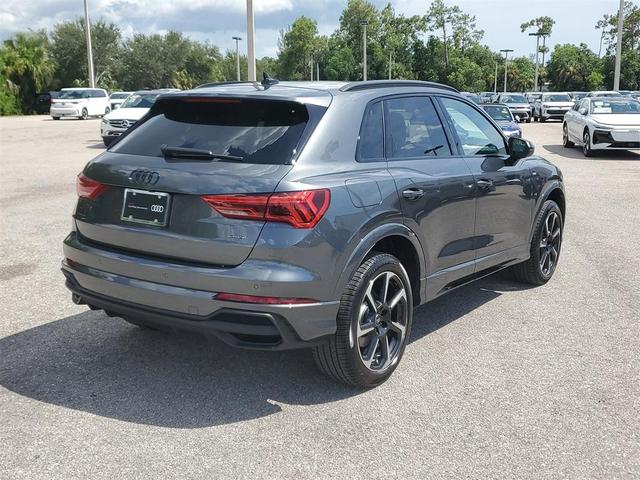 Photo of 2025 Daytona Gray Pearl Effect Audi Q3