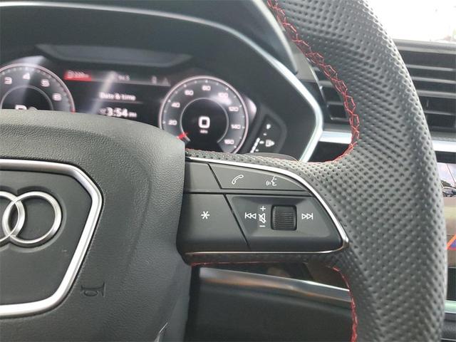 Photo of 2025 Daytona Gray Pearl Effect Audi Q3