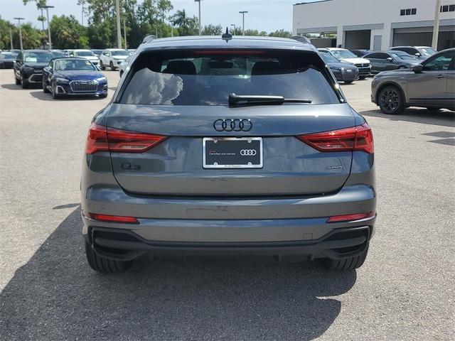 Photo of 2025 Daytona Gray Pearl Effect Audi Q3