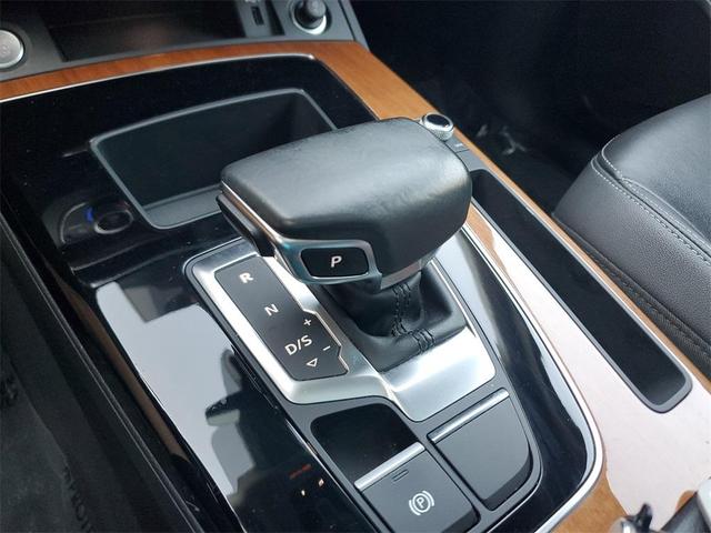 Photo of 2022 Florett Silver Metallic Audi Q5