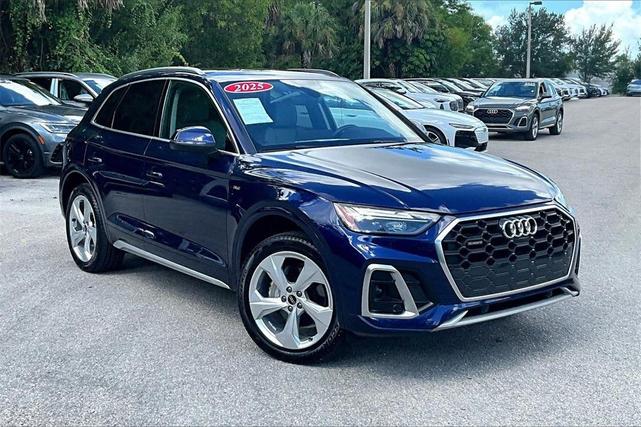Photo of 2025 Navarra Blue Metallic Audi Q5