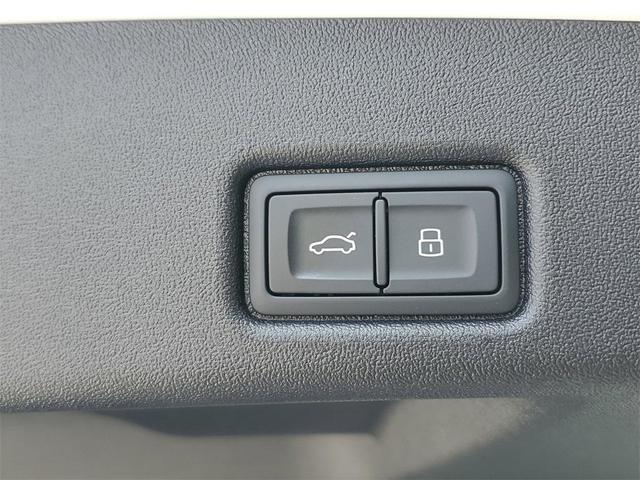 Photo of 2025 Arkona White Audi Q5