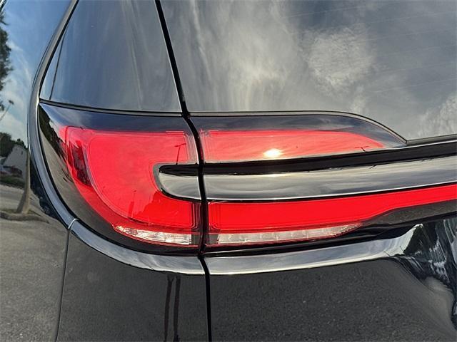 Photo of 2024 Diamond Black Chrysler Pacifica