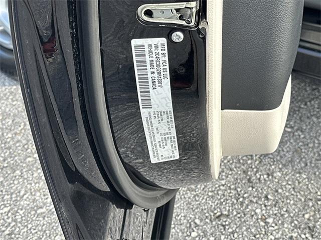 Photo of 2024 Diamond Black Chrysler Pacifica
