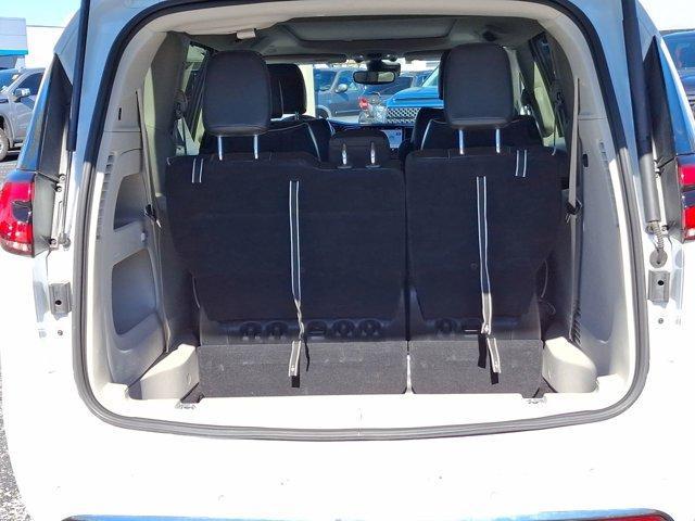 Photo of 2023 Bright White Clearcoat Chrysler Pacifica