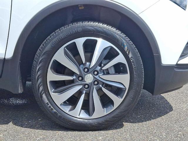Photo of 2022 Summit White Buick Encore