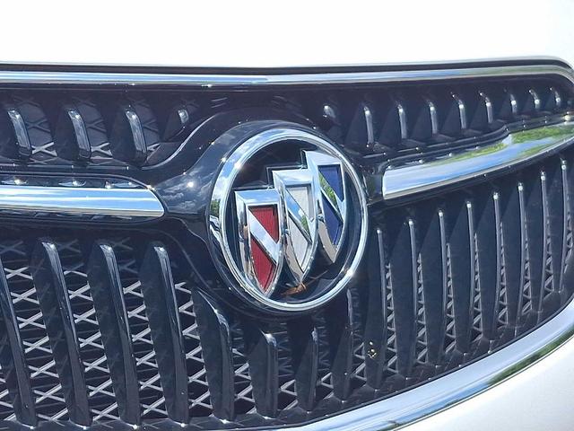 Photo of 2022 Summit White Buick Encore