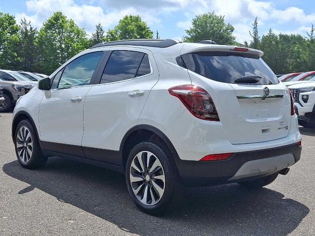 Photo of 2022 Summit White Buick Encore