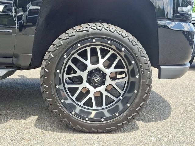 Photo of 2018 Black Chevrolet Silverado 1500