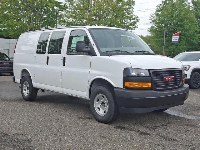 Photo of 2025 Summit White GMC Savana 2500