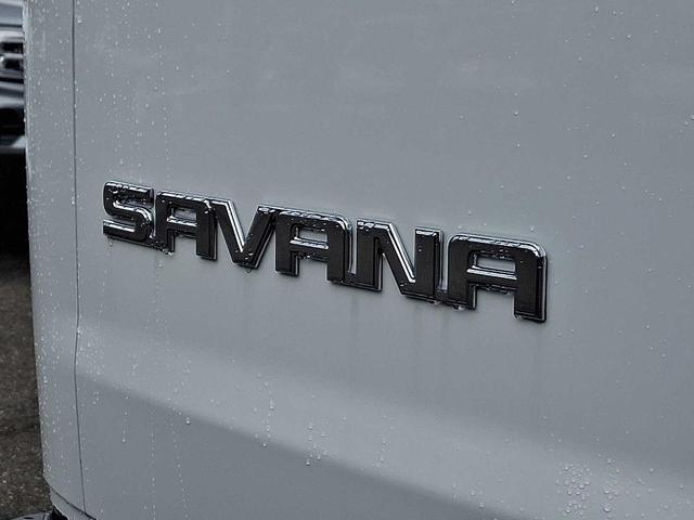 Photo of 2025 Summit White GMC Savana 2500