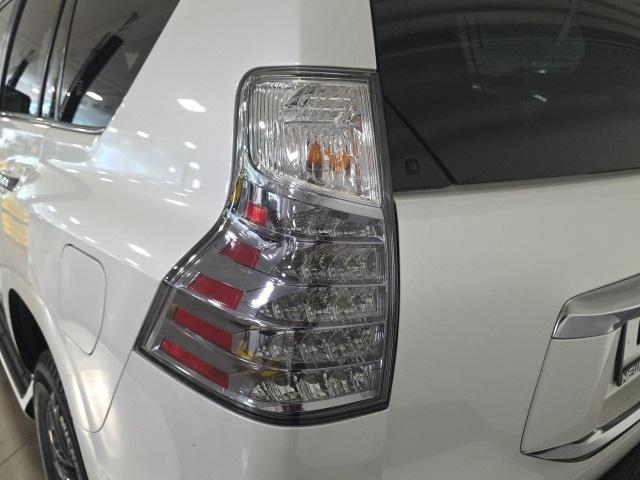Photo of 2023 Eminent White Pearl Lexus GX 460