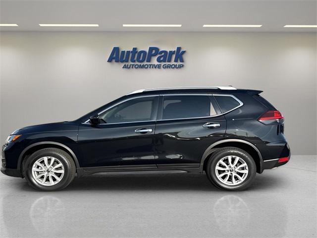Photo of 2018 Magnetic Black Nissan Rogue