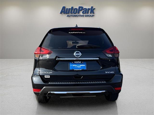Photo of 2018 Magnetic Black Nissan Rogue