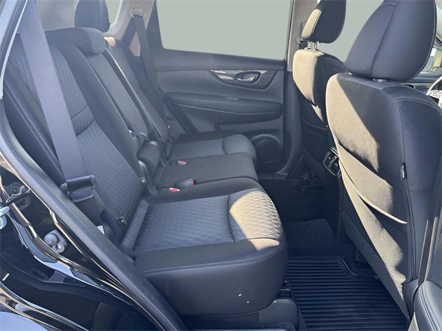 Photo of 2018 Magnetic Black Nissan Rogue